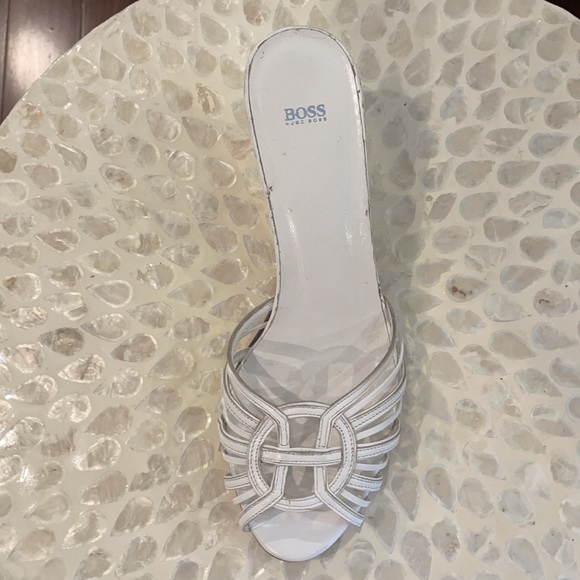 White Hugo Boss kitten heels - Picture 2 of 6